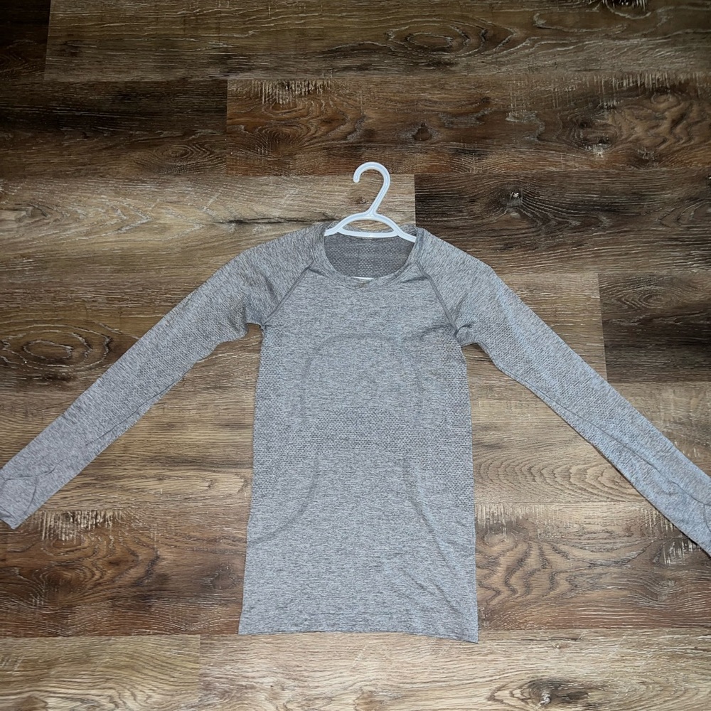 Lululemon long sleeve swiftly tech